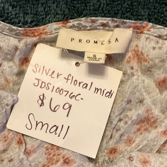 Promesa Gray and Pink Floral Blouse - Picture 2 of 6